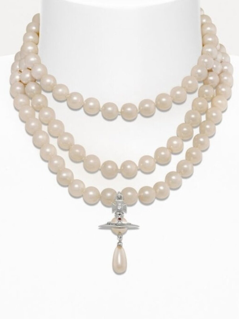 Auth-Vivienne Westwood Three row pearl drop choker